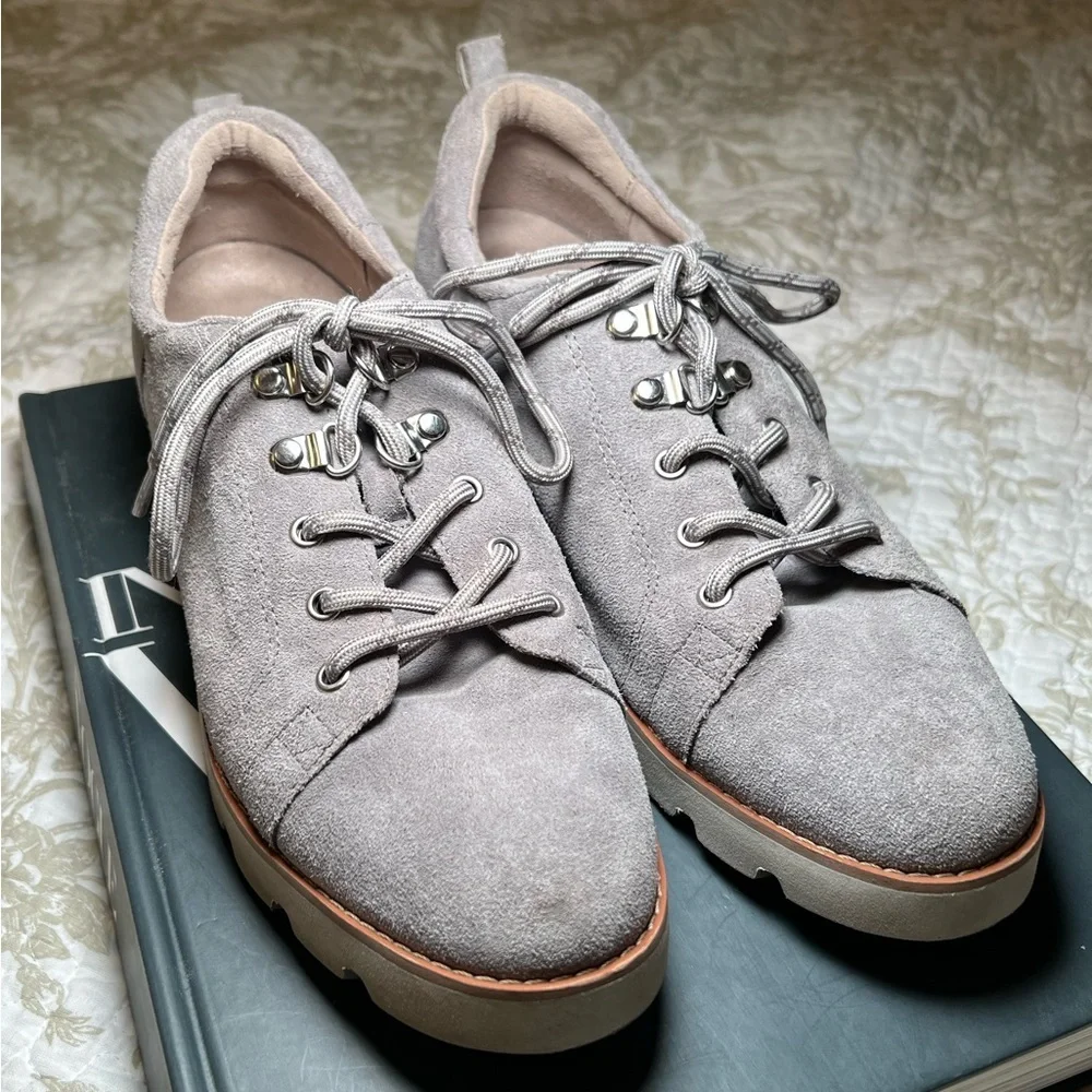 Vionic Ballari Gray Suede Lace Up Oxford Shoes size 7.5 Classiccore Preppy Retro - Picture 1 of 11